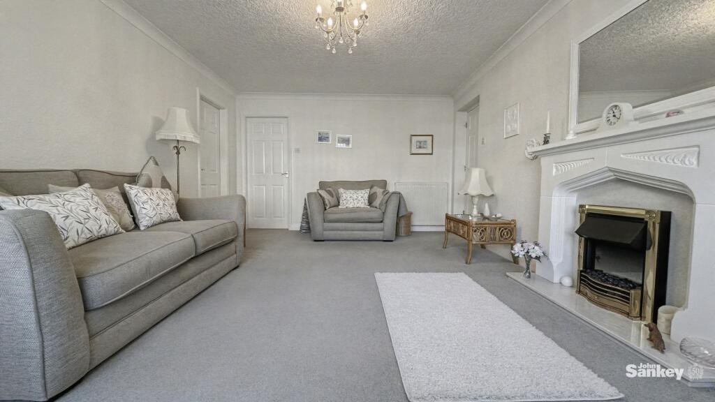 House in Newark and Sherwood, Edwinstowe - More