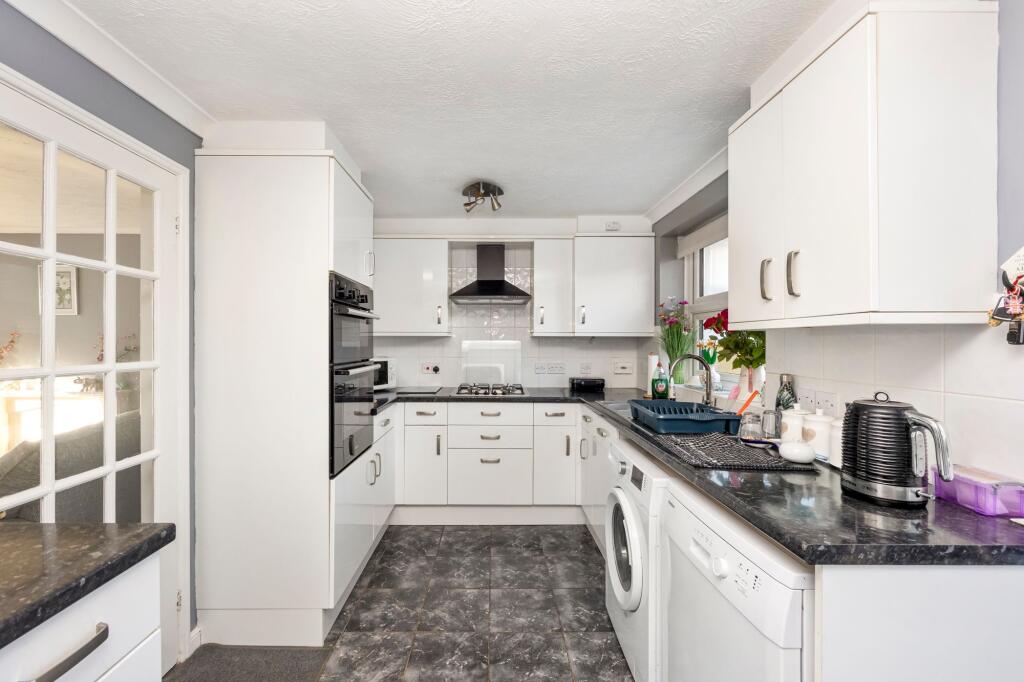 Earles Meadow, Horsham, RH12 image 5