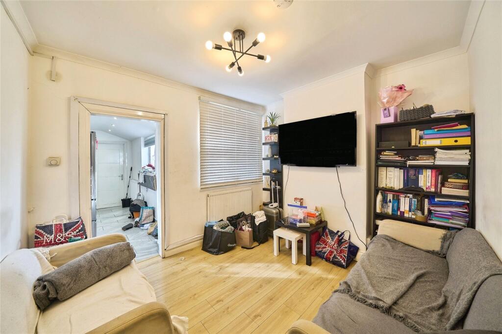 Strode Road, London, E7 photo 4