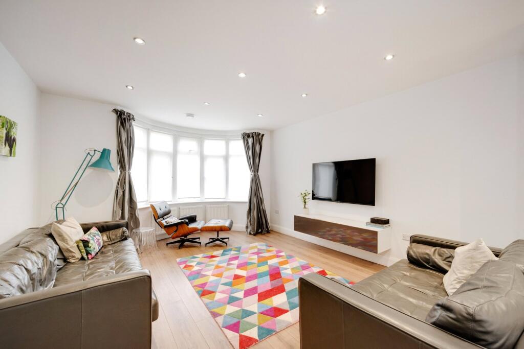 House in London - View 2