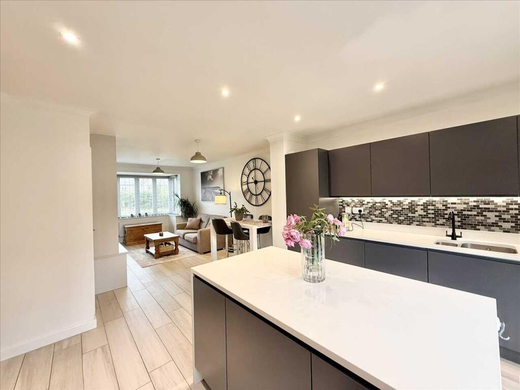 Astill Close, Keyworth, Nottingham - More