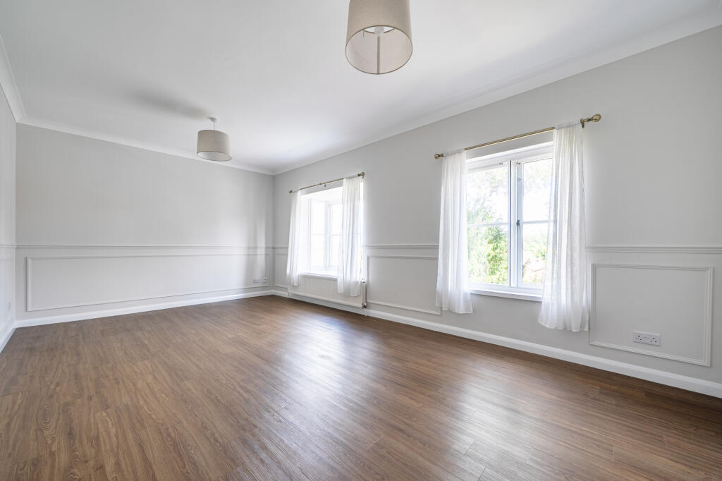 Apartment in Tonbridge - View 2