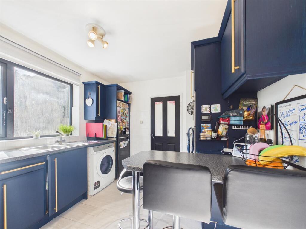 House in Hemel Hempstead - More