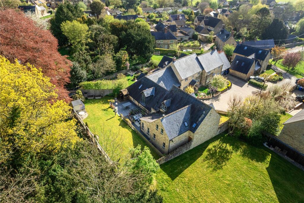 Main image of property: Hinton-in-the-Hedges, Brackley, Northamptonshire, NN13