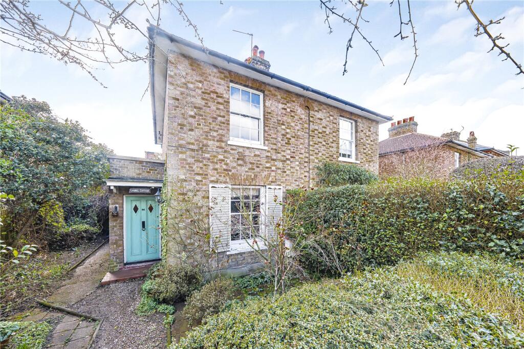 Main image of property: Chestnut Grove, New Malden, KT3