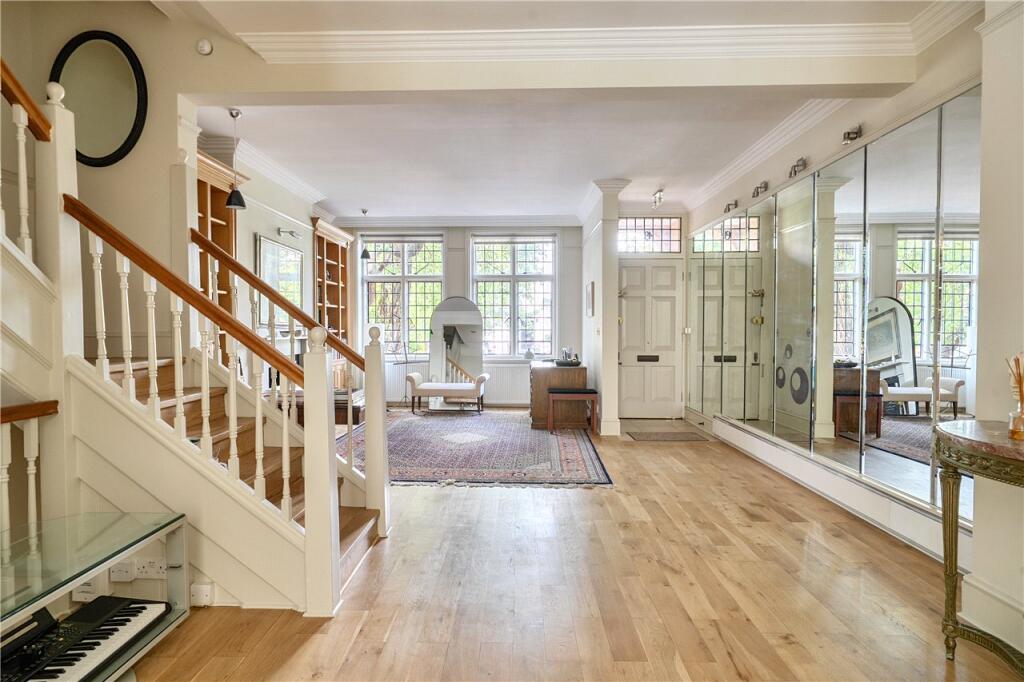 House in London, Kensington - View 2