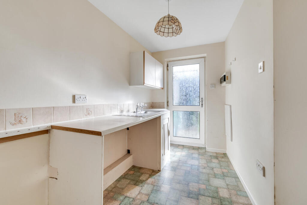 41 Slade Close, Ottery St. Mary photo 4