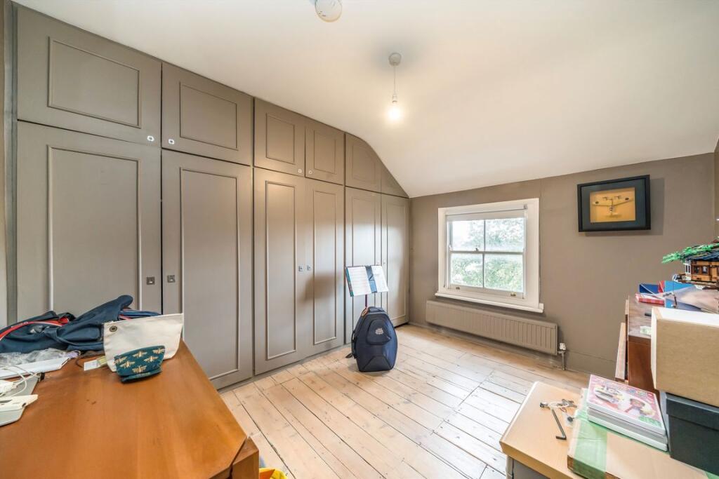 Apartment in London - View 5