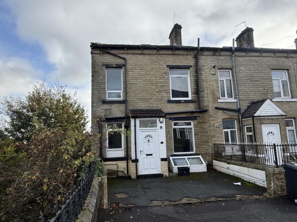 3-bed terraced on Rosebery Terrace, Halifax, Calderdale, £110,000