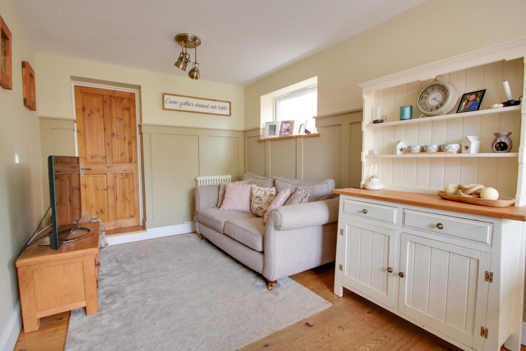 House in Southampton - More