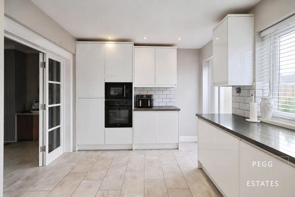 House in Torquay, Torbay - View 4