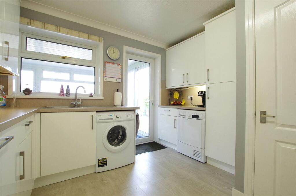 House in Keyingham - More