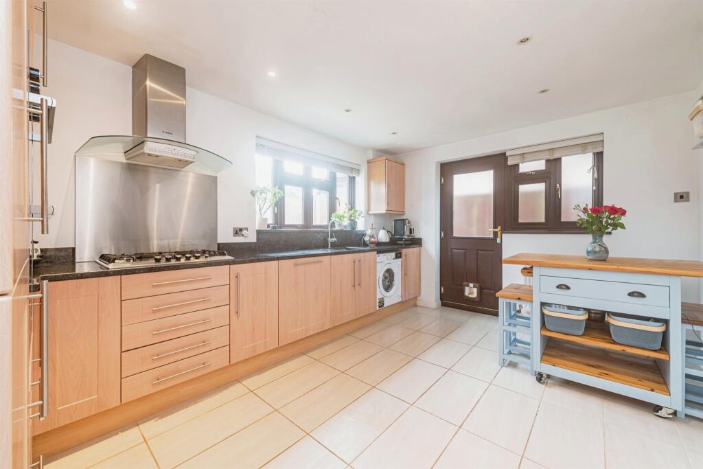 House in Basingstoke and Deane, Basingstoke - View 4