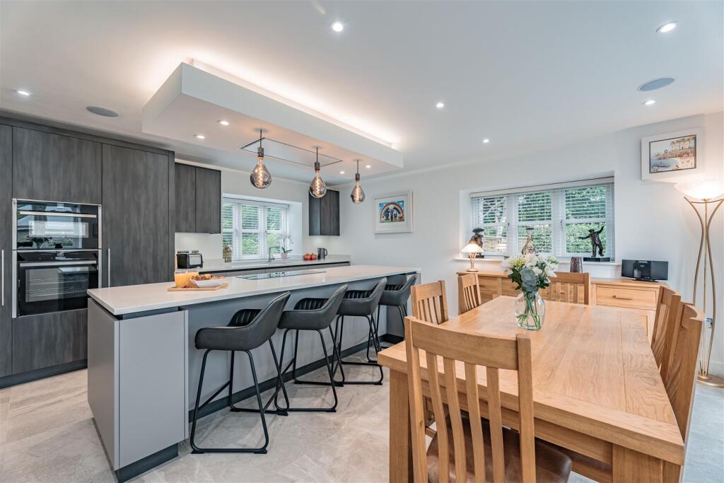 1 Leigh View Barns, Cuddington, CW8 2WD photo 4