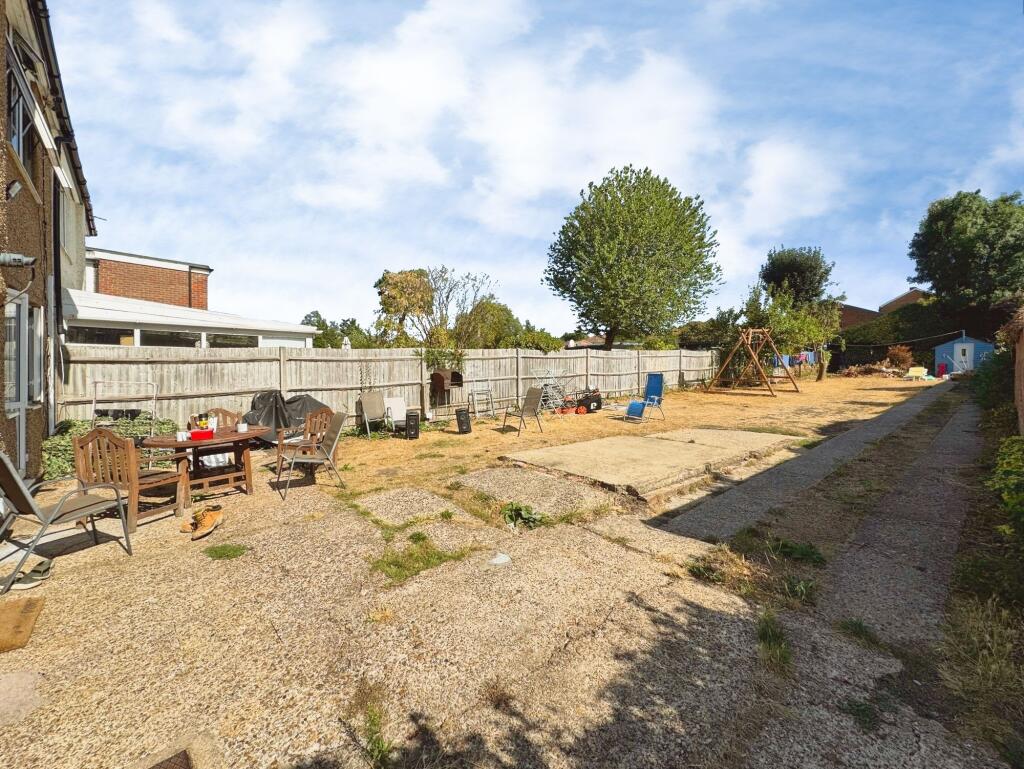 House in Dacorum, Nash Mills - View 4