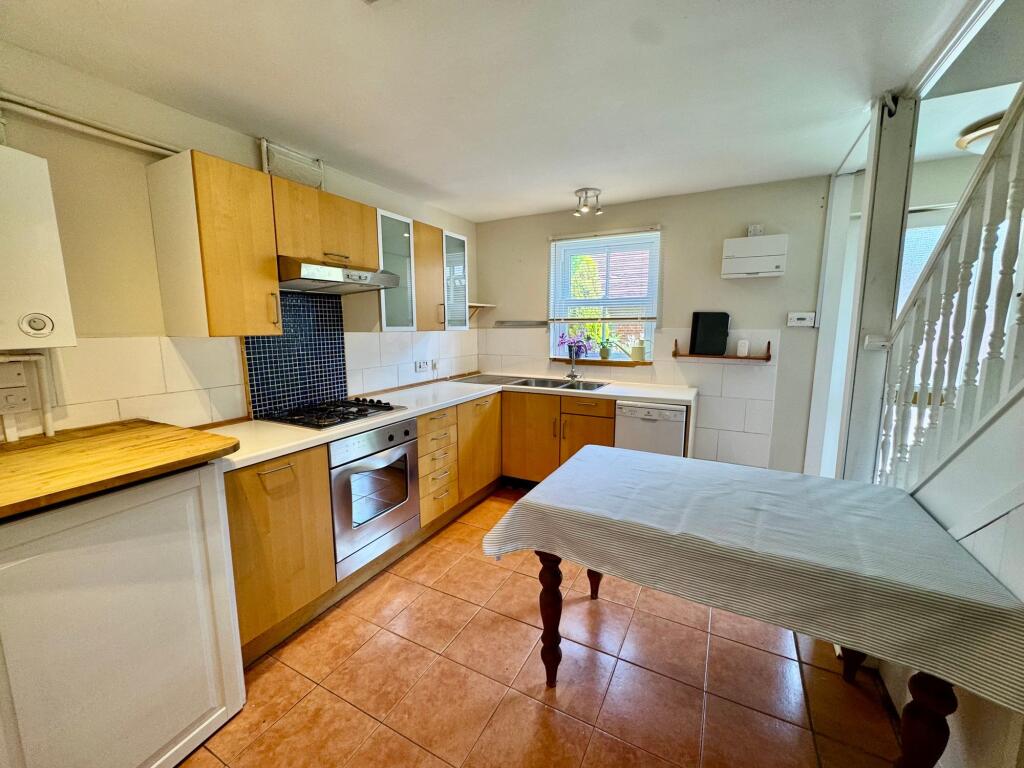 House in Cuckfield. Haywards Heath, Penlands Green, Haywards Heath - View 3