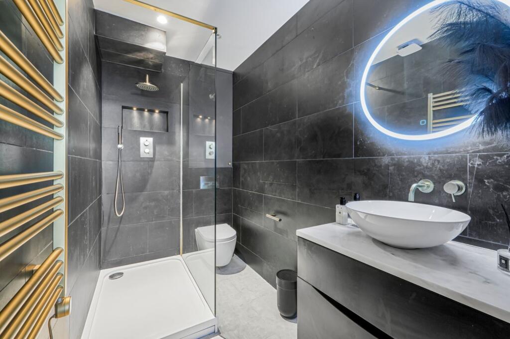 House in London - View 5