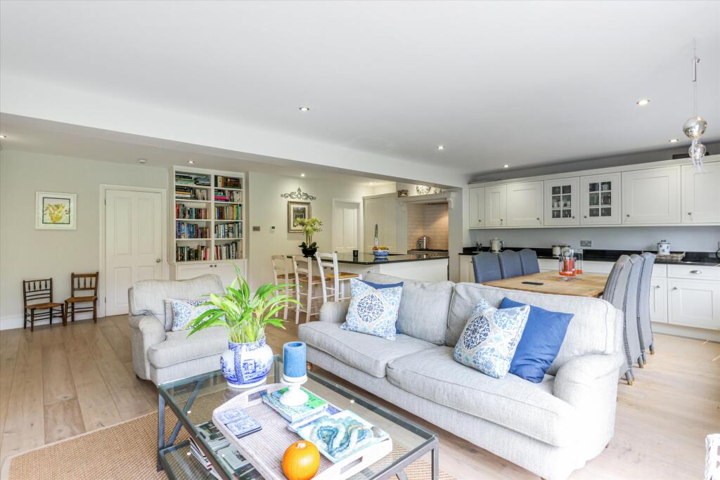 Noverton Lane, Prestbury, Cheltenham, Gloucestershire, GL52 photo 4