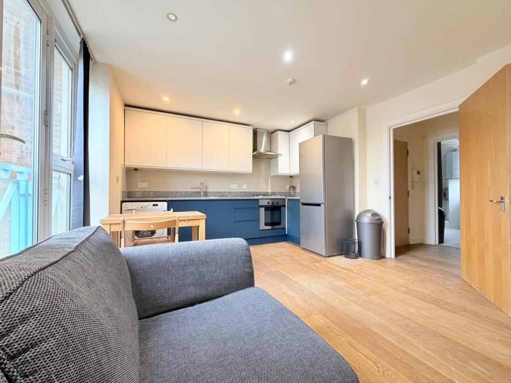 Main image of property: High Street London N8