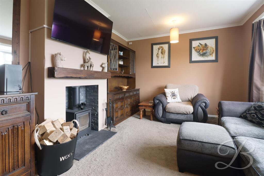 Madin Drive, Inkersall, Chesterfield photo 4