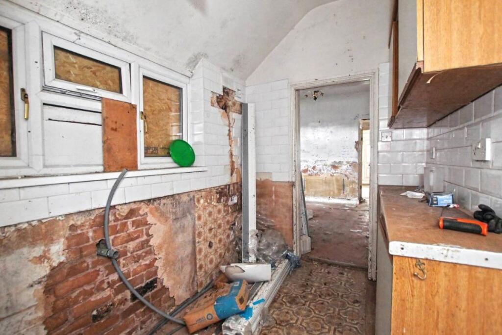 House in Stoke-on-Trent, Smallthorne - More