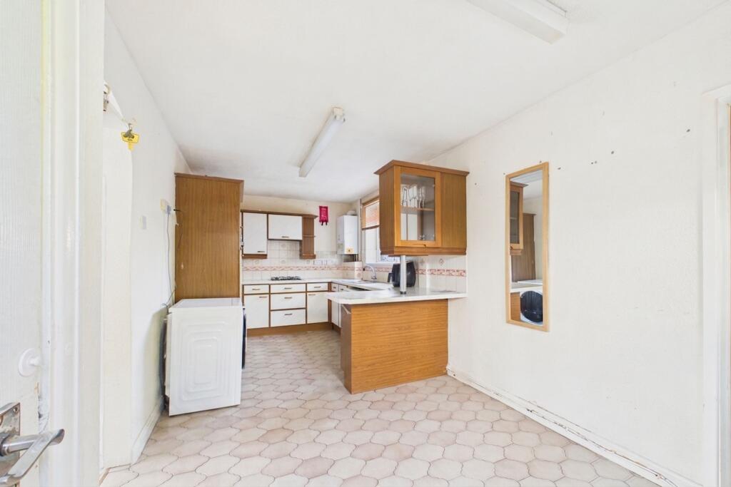 Sandy Lane, Garden City, CH5 photo 3