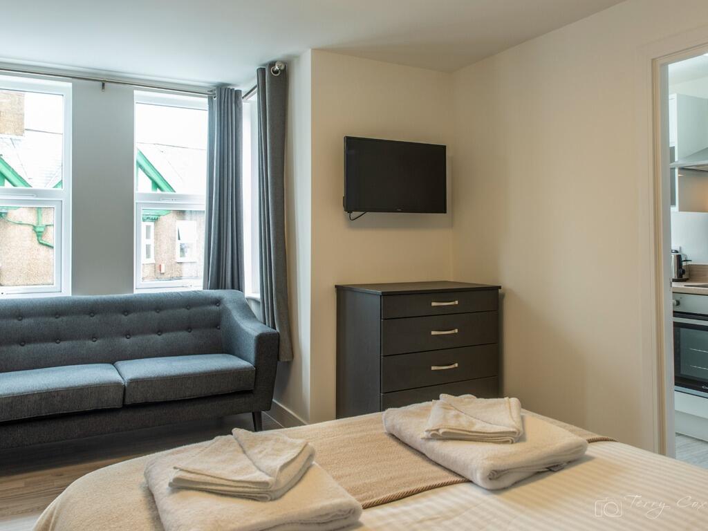 Main image of property: 84-86 Derrys Villa, Flat 7