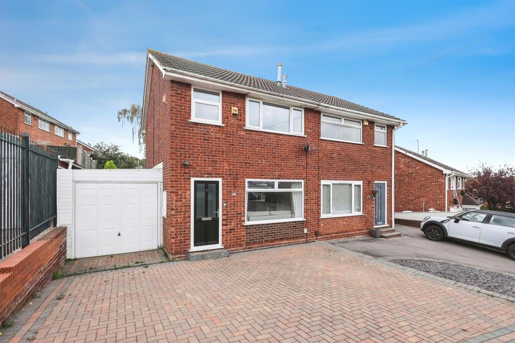 Main image of property: Tiverton Close, Kingswinford