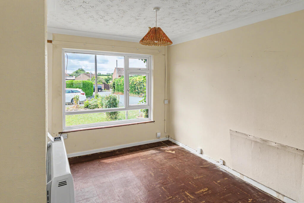 122 Reids Piece, Purton, Wiltshire, SN5 4AY photo 2