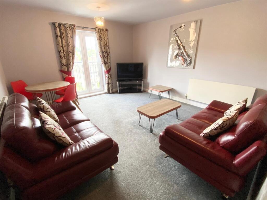 Apartment in Huddersfield - View 2