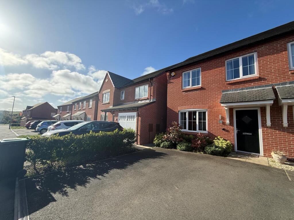 Main image of property: Westminster Way, Nottingham, NG15 7HU