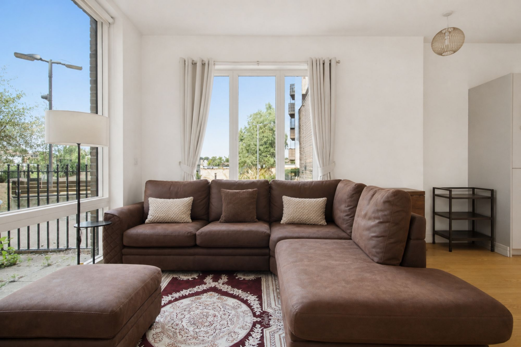 Apartment in Croydon - View 4