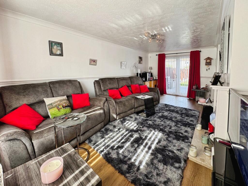 House in Rushmoor, Fox Lane, Farnborough - View 3