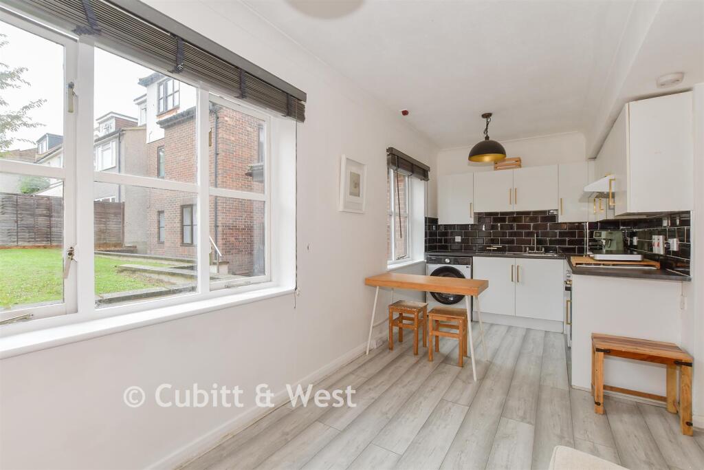 Apartment in Sutton - View 5