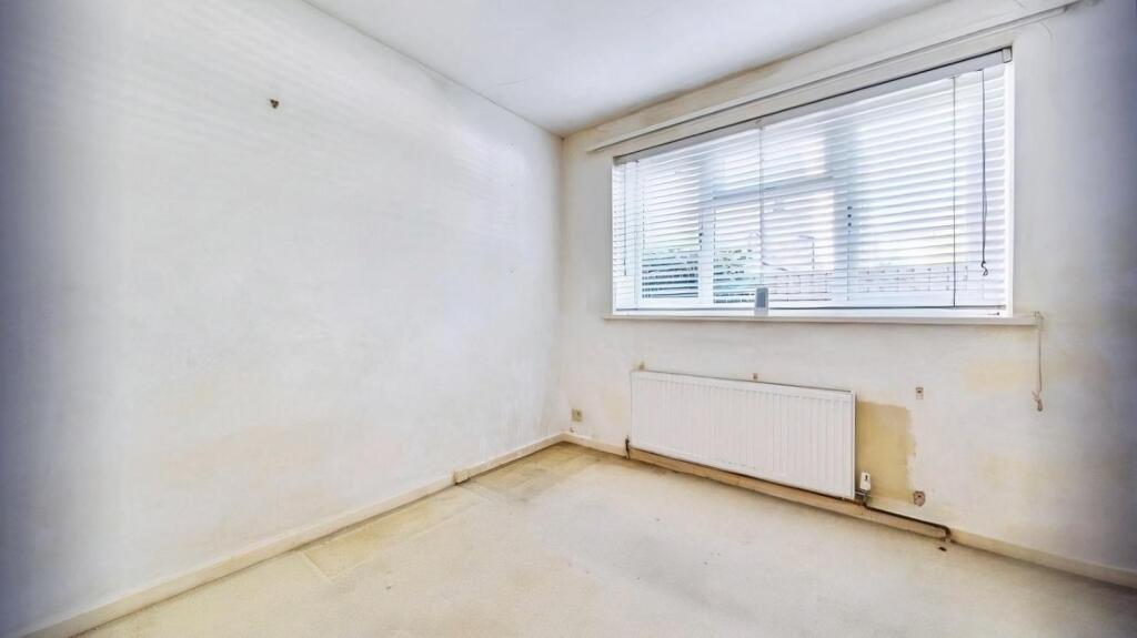 Apartment in Windsor - More