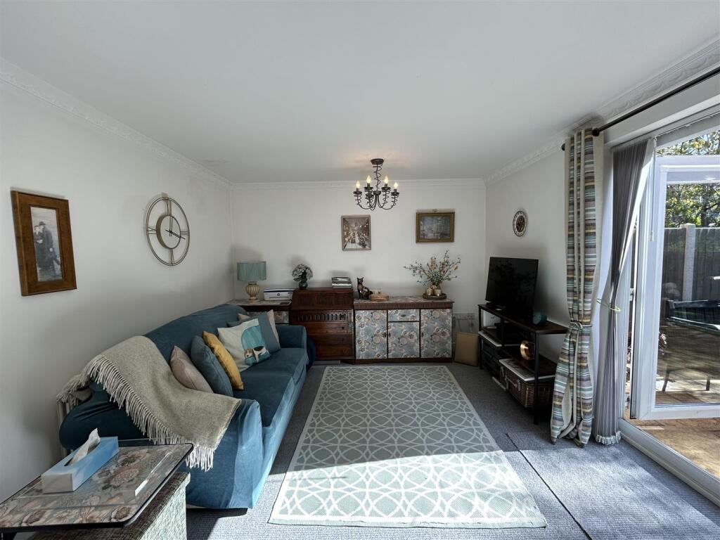 Dovey Grove, Rowley Regis photo 4