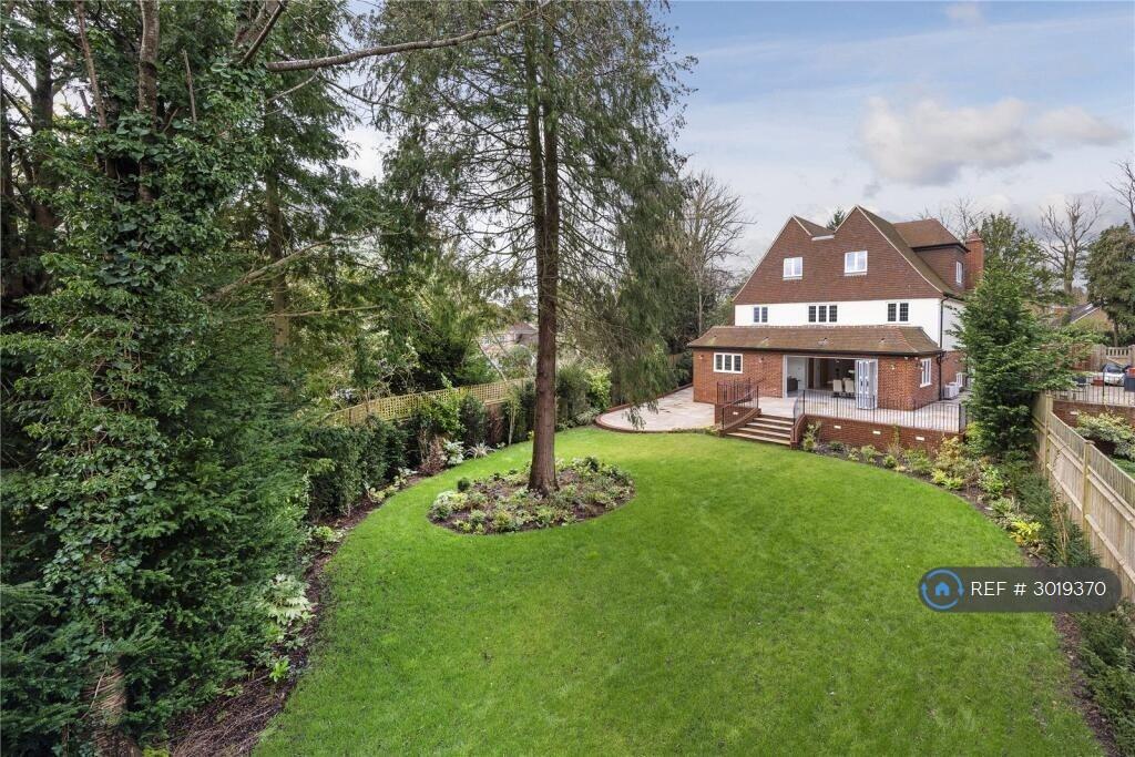 House in Reigate and Banstead, Surrey - View 4