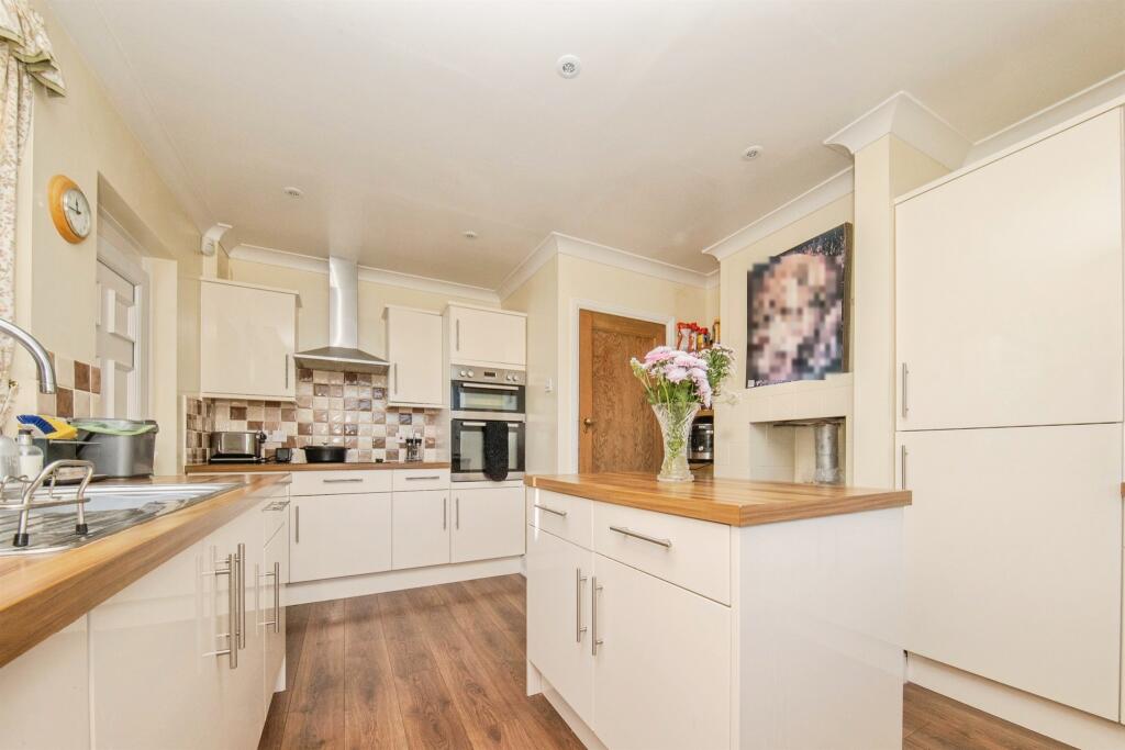 House in Ipswich - View 5