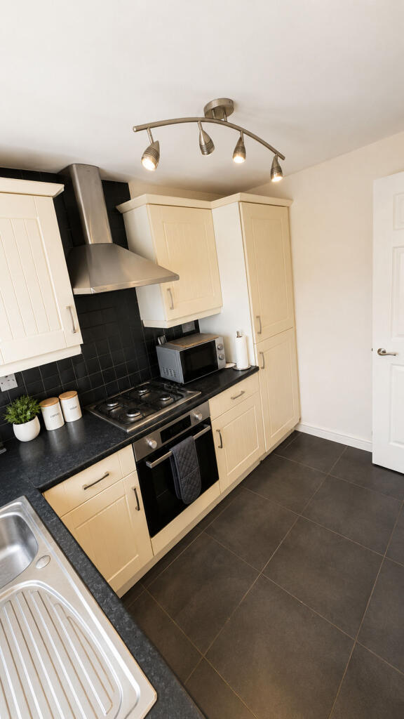 House in Mansfield, Nottinghamshire - View 5