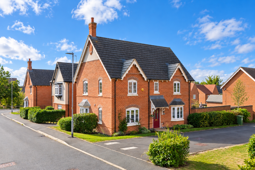 4-bed detached on Deveron Drive, Lubbesthorpe, Leicester, Leicestershire, £435,000