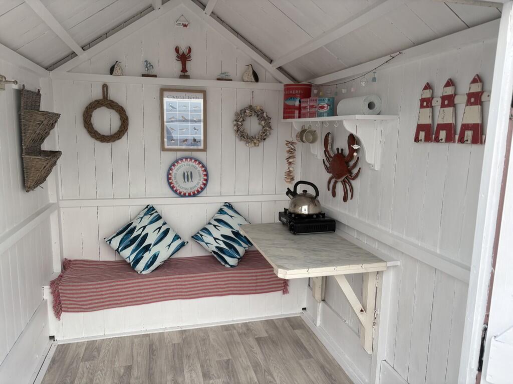 Beach Hut 12, Old Felixstowe photo 5