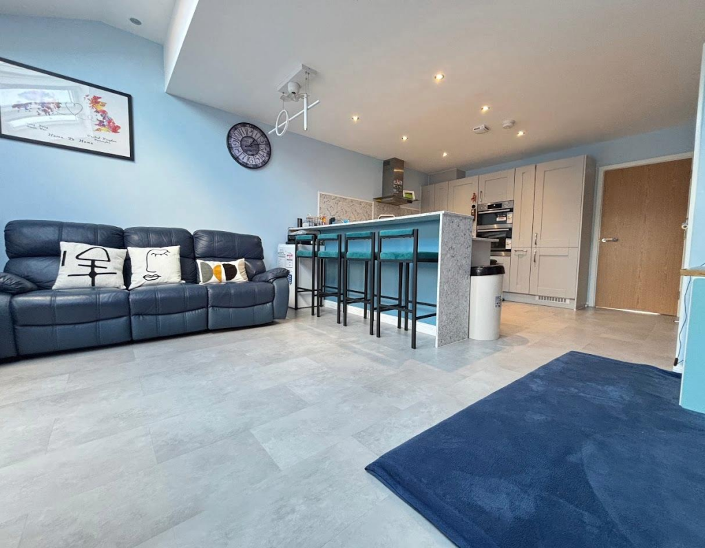 Napley Heath Close, Warrington photo 4