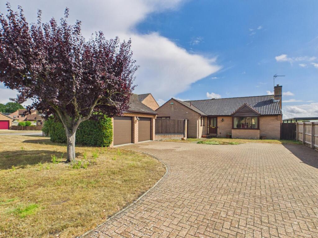 Main image of property: 16 Grove Drive, Woodhall Spa