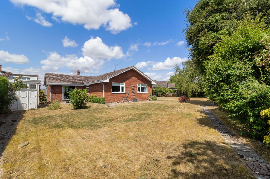 Orchard Close, Upton-upon-severn, Worcestershire, WR8 photo 3