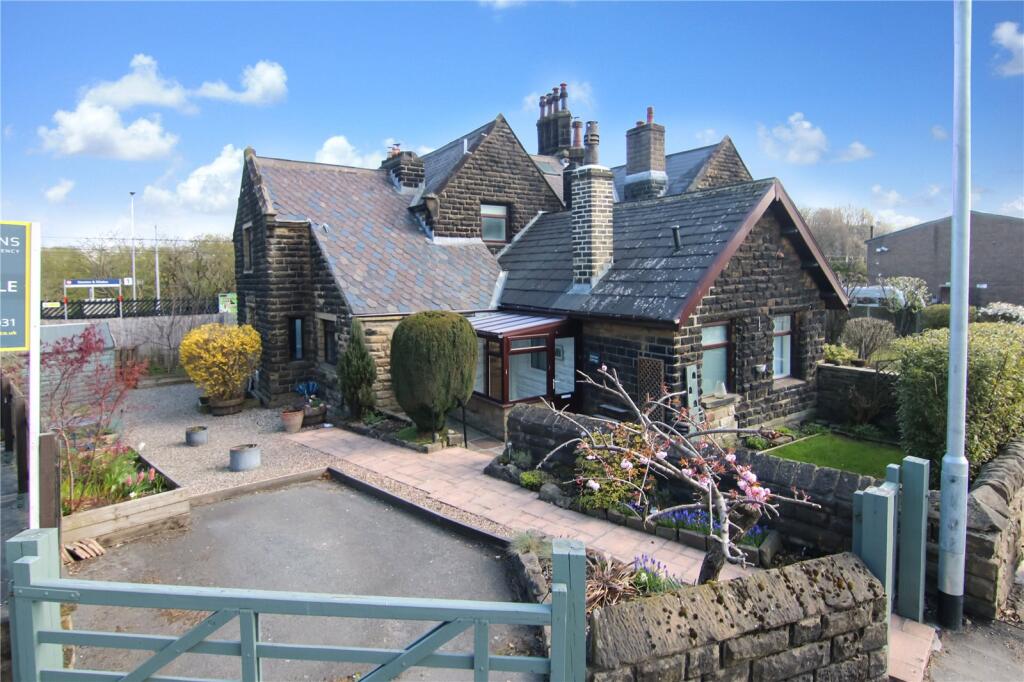 3-bed semi-detached on Station Road, Steeton, BD20, £245,000