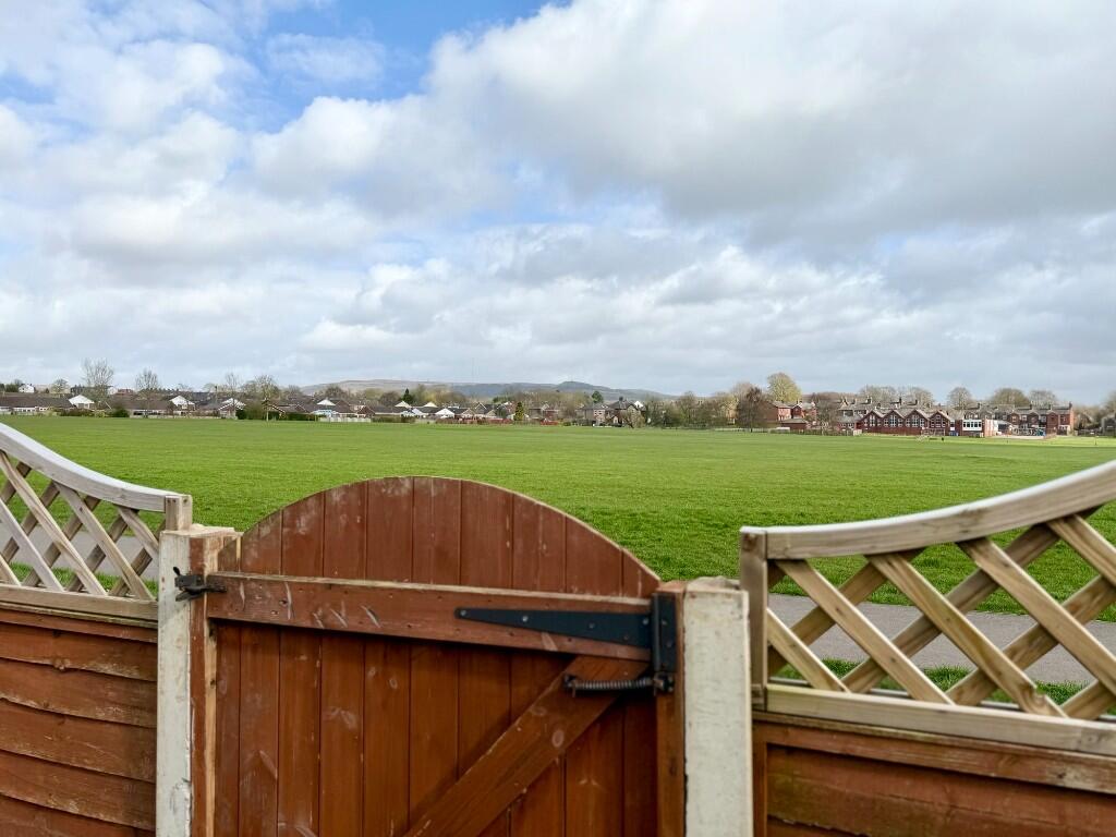 Daisy Hill Drive, Adlington, PR6 - View 3