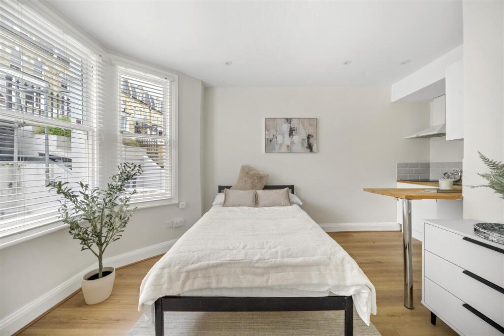 Studio flat for rent