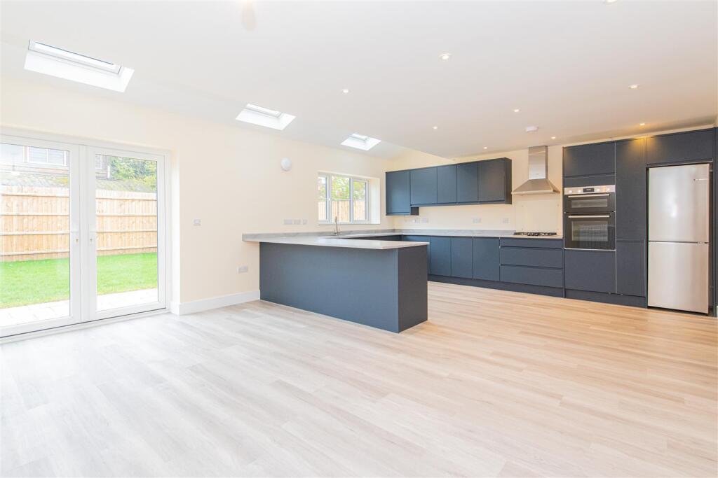 House in Kettering, Brambleside - View 2