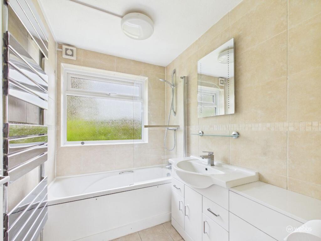 Holmbury Grove, Forestdale, Croydon - More