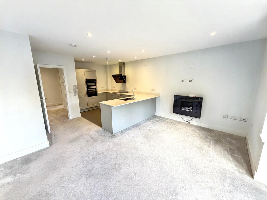 Apartment in Arun, Rustington - More